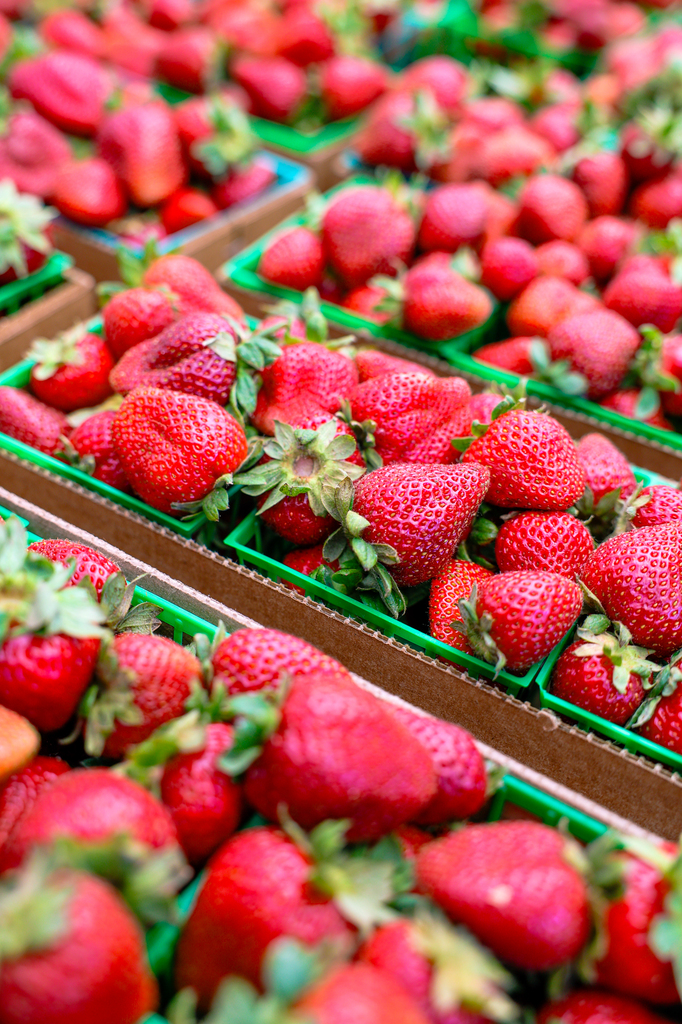 Berries at the Chico certified farmers market in California