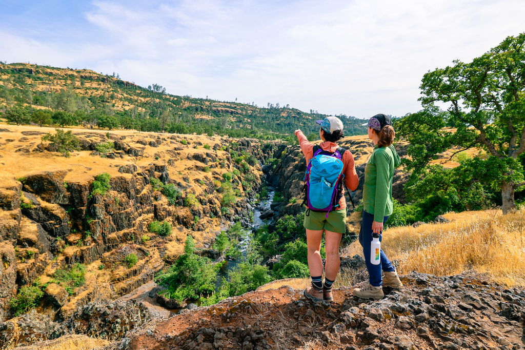 Yahi Trail hike in Bidwell Park Chico California