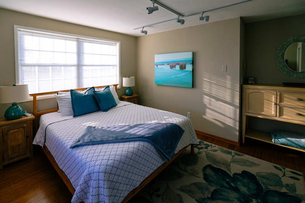 Whidbey Island Coupeville Vail's View lodging airbnb with kitchen