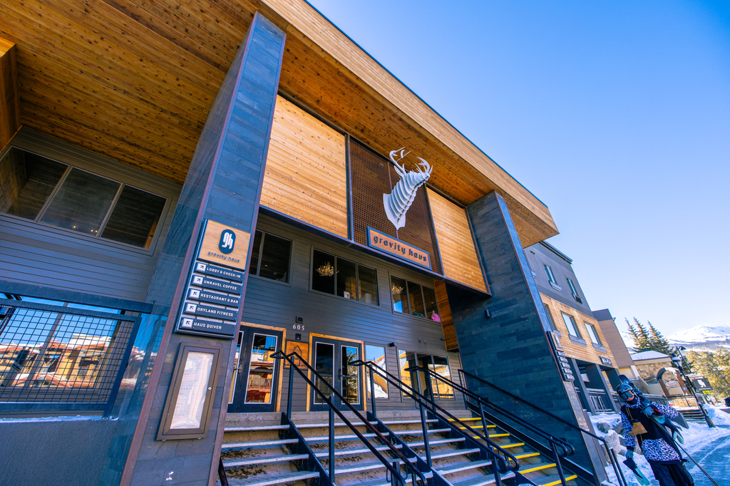 Gravity Haus Breckenridge hotel hip 