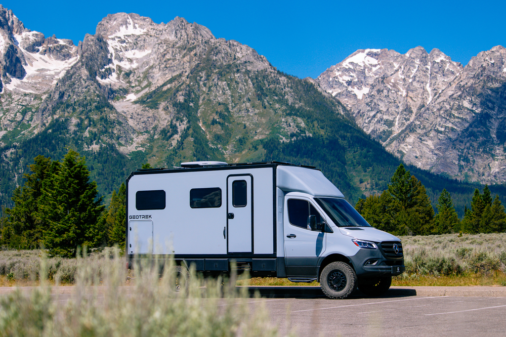 Geotrek Verus off-grid four season RV. Geotrek Verus review. 4 season RV review. Off-grid RV review.