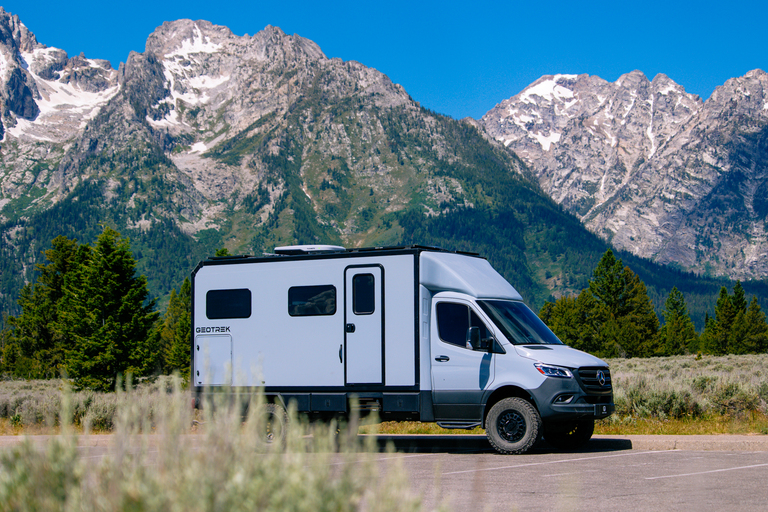 Geotrek Verus off-grid four season RV. Geotrek Verus review. 4 season RV review. Off-grid RV review.